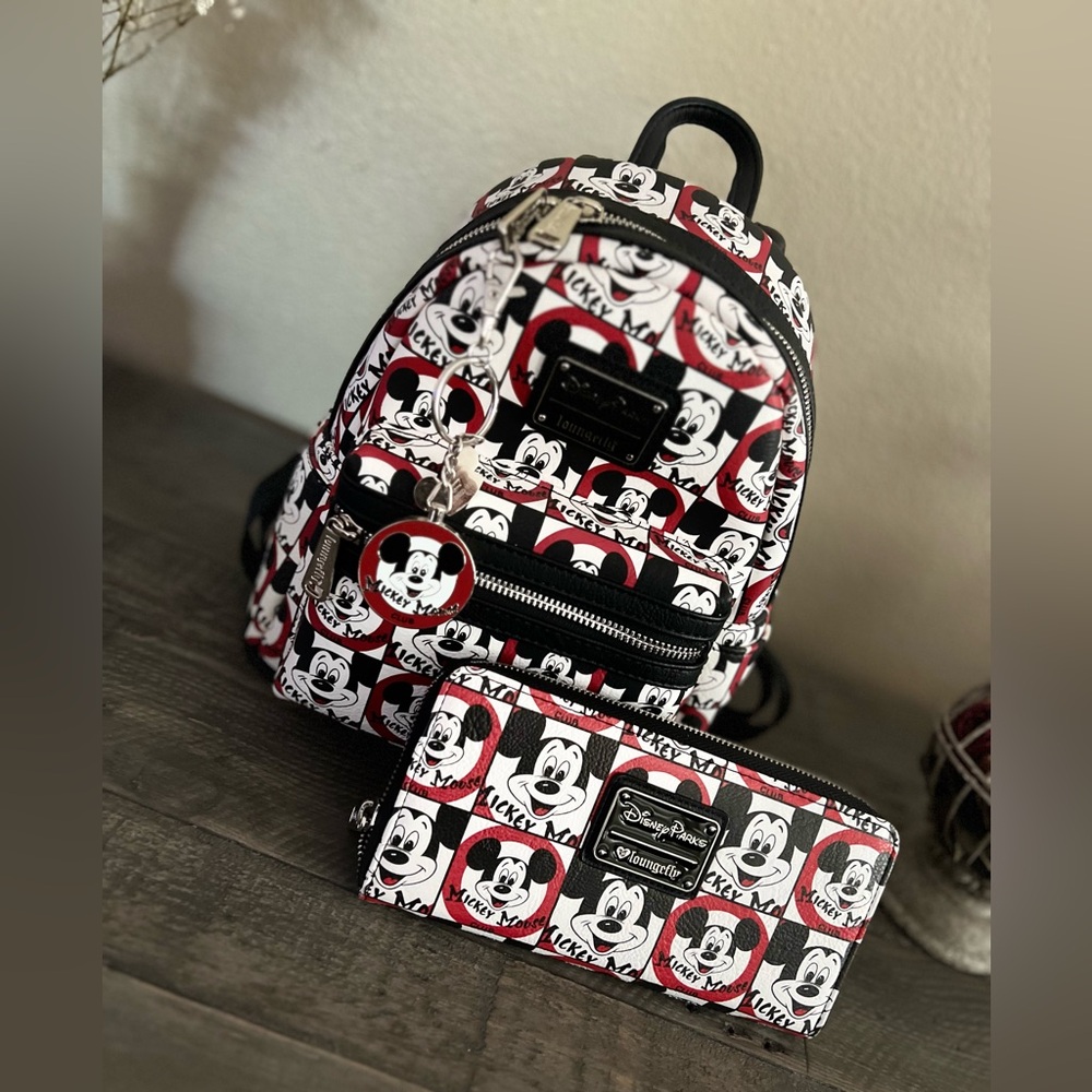 Loungefly Mickey Mouse Backpack/Wallet - Picture 2 of 12